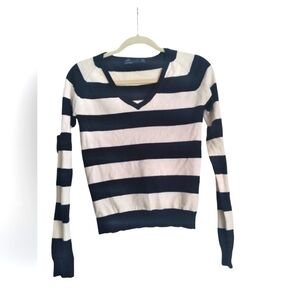 Zara black/white V -neck